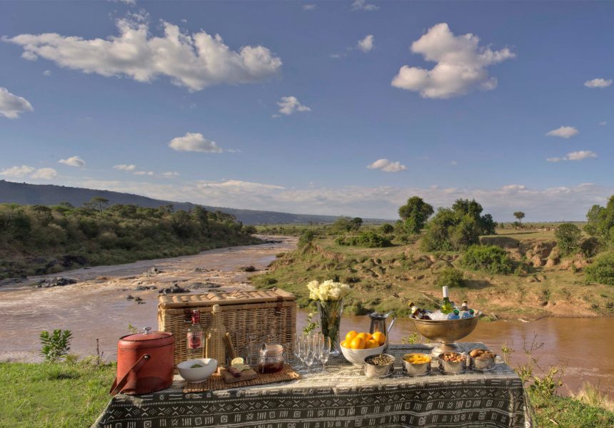 sundowner-drink-stop-on-safari-in-the-serengeti